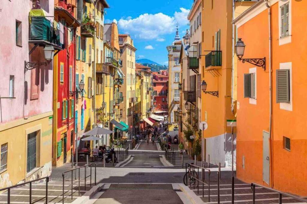 Studio De Charme Au Coeur De La Vieille Ville Nice Bagian luar foto